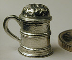 Flour dredger